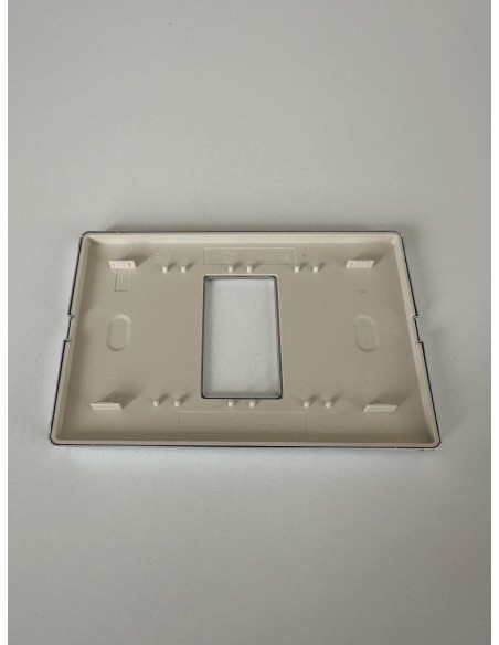 Placa de aluminio a presión Bticino 503/1a/al magic 1p (solo compatible con soportes 503sa)